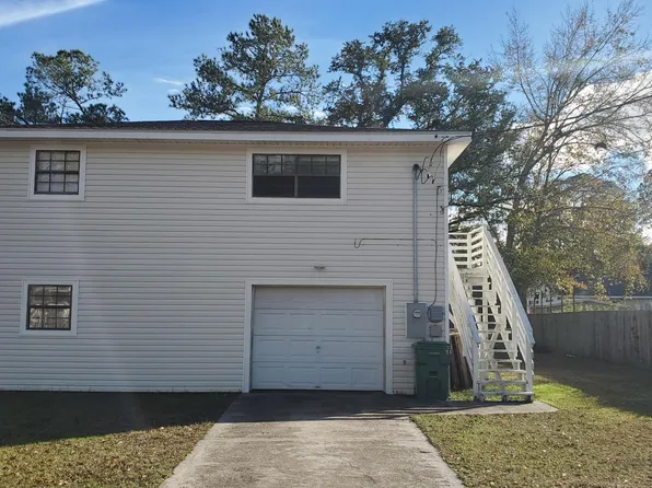 705 Boyd St, Waveland, MS 39576