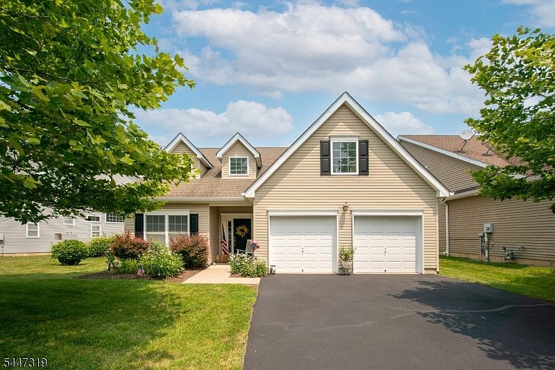 1st image of 26 Bluffs Ct