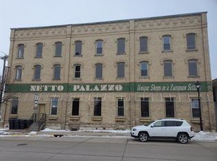 300 4th St #3, Algoma, WI 54201