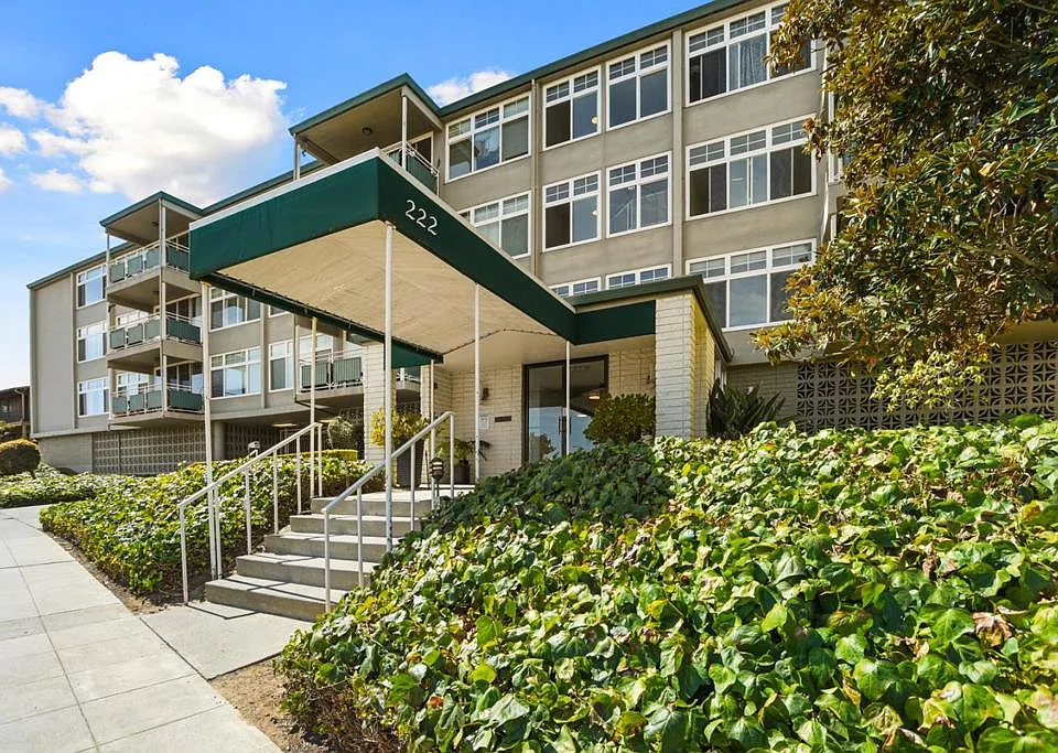 222 Laurel St #105