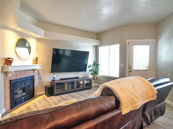 3rd image of 5338 S Beacon Hill Cir W #181