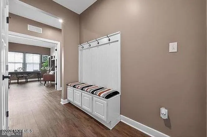 3 bed, 1947 sqft, $2,650 — Photo 3