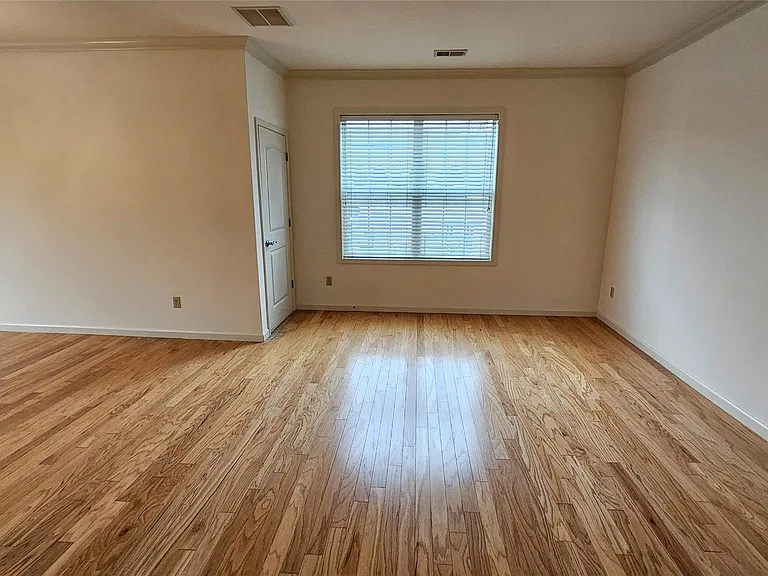 313 Canter Ct — Photo 7