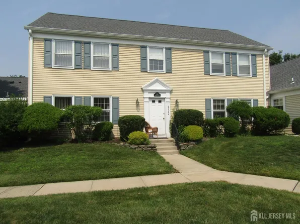 572N Westport Ln, Monroe Township, NJ 08831