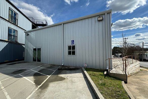 Building Photo 3