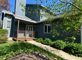 381 Sand Creek Dr N, Chesterton, IN 46304