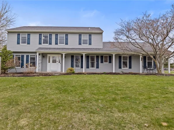 695 Hightower Way, Webster, NY 14580