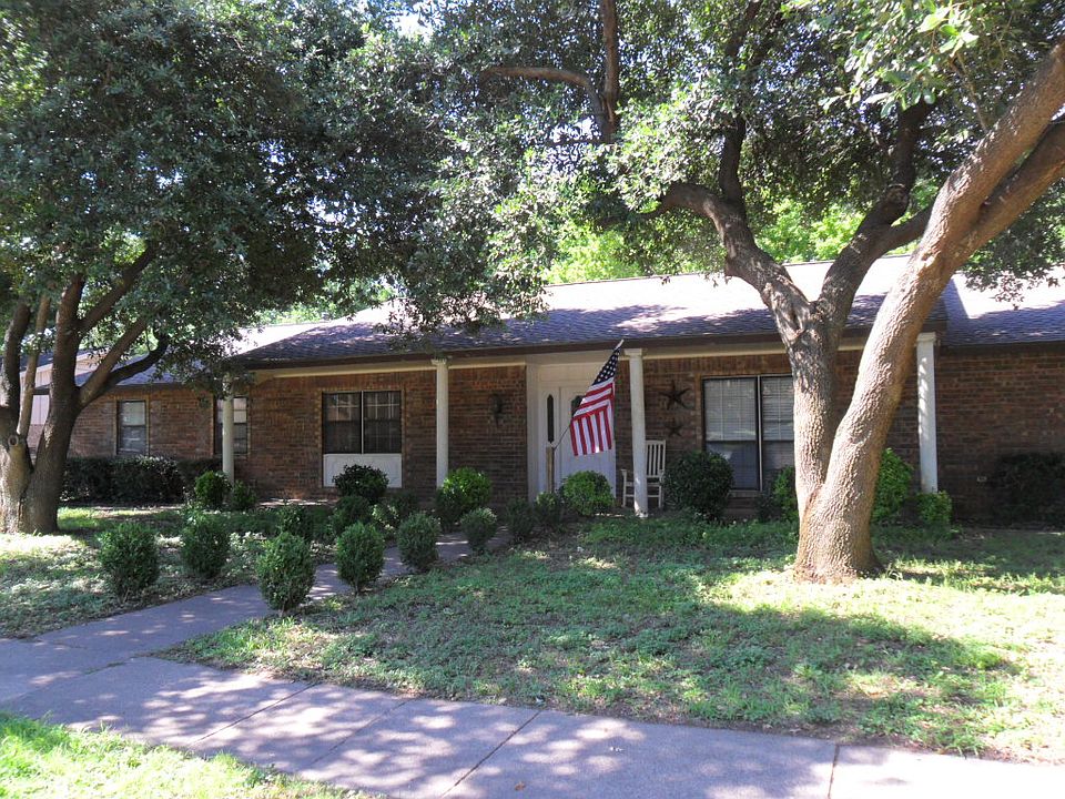 1st image of 2118 Lakemere Dr