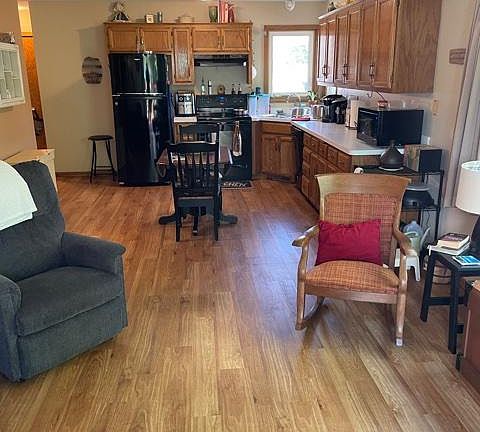 Updated Appliances, great counterspace in Kitchen