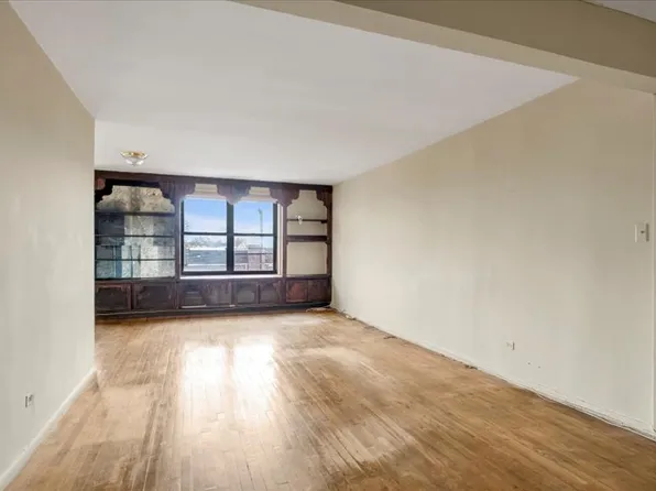 877 Bay Ridge Avenue image 3 of 18