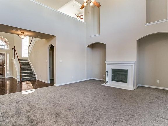 4th image of 10612 Coach House Ln