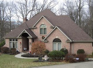 806 Montclair Dr, Lower Burrell, PA