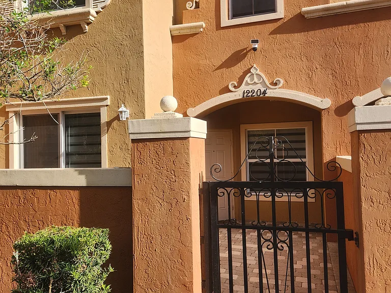 12204 SW 25th Ct — Photo 2