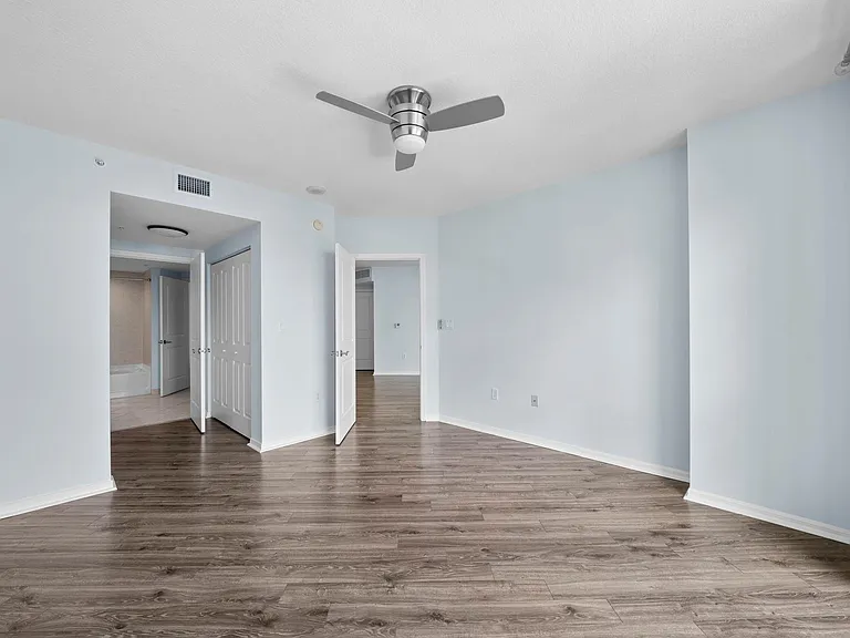 347 N New River Dr #1110 — Photo 13
