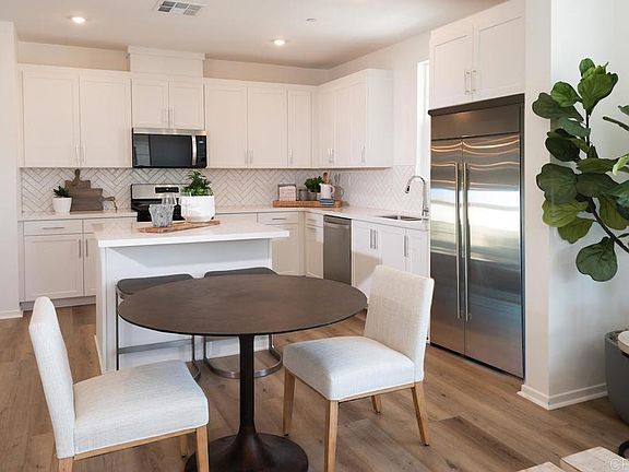 4th image of 511 Avenida Centro #101
