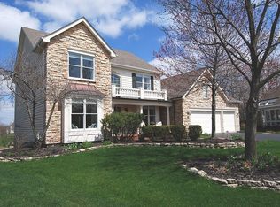 1604 Bunker Ct, Geneva, IL 60134