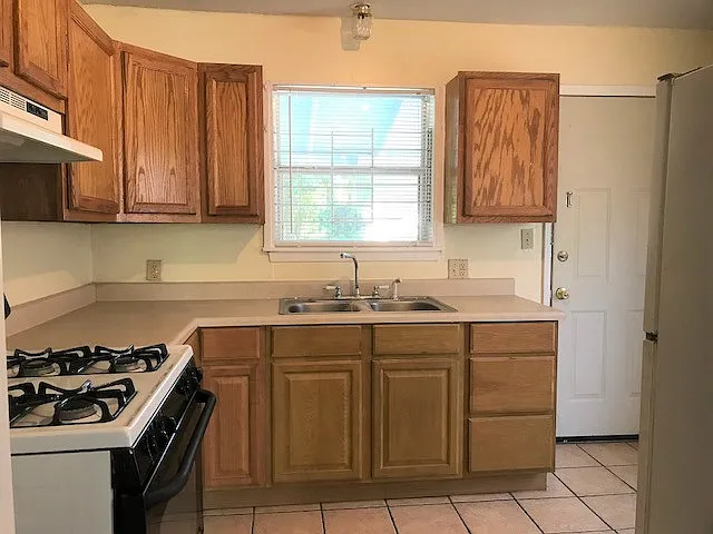 1306 Yale Ave — Photo 4