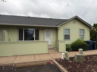 5542 E St, Springfield, OR 97478