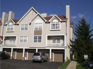 31 Edinburgh Ct, Edison, NJ 08820