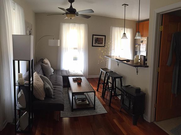 full bath to right with tub/shower