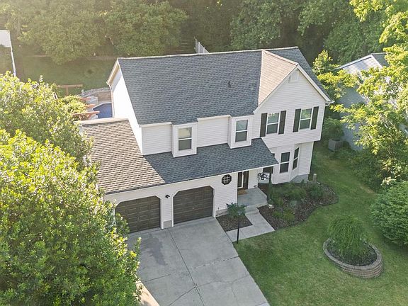 3rd image of 421 Abbey Cir