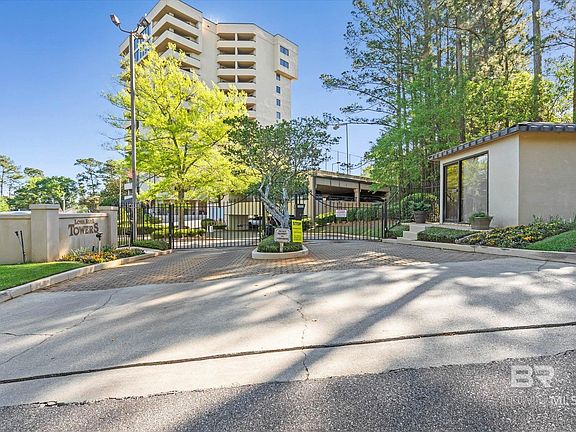 2nd image of 100 Tower Dr #903-904