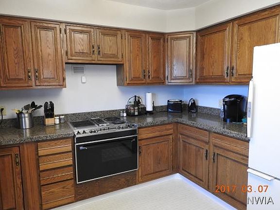 3rd image of 1600 Hiawatha Trl