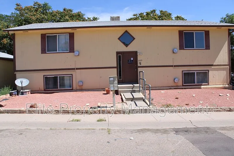 Studio, 1.0 bath, 225 sqft, $695 — Photo 1