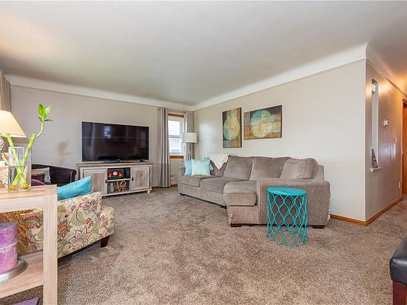 2nd image of 6110 Pelham Dr