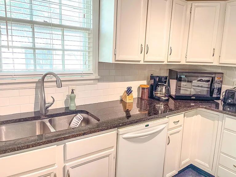 1616 N Grant St — Photo 12