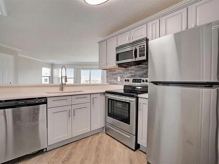 2556 Woodgate Blvd #101 — Photo 13