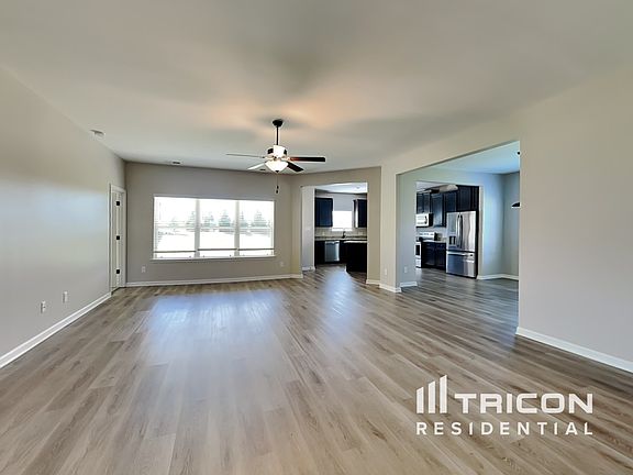 3rd image of 419 Bryce Canyon Way
