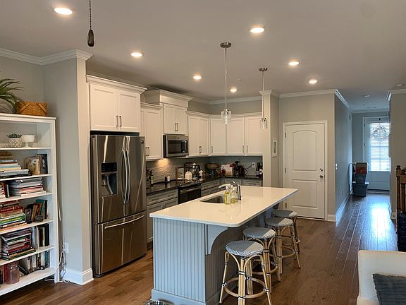 4th image of 3040 Sassafras Ln