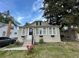 109 N Aldine St, Elgin, IL 60123