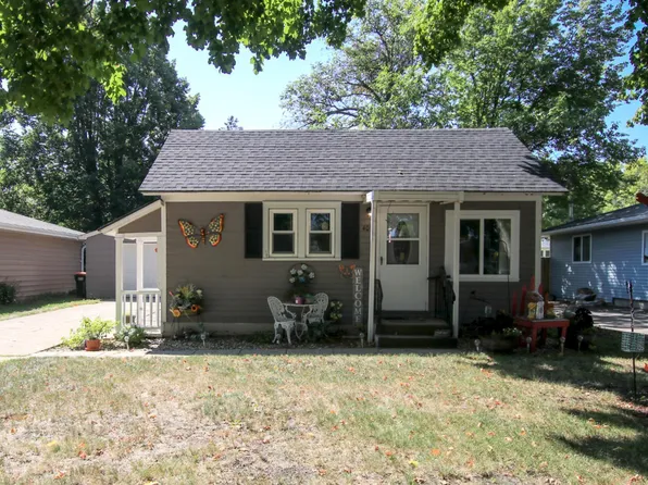 409 W 6th St, Winthrop, MN 55396