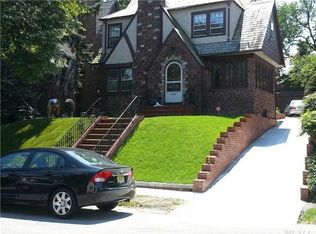 8360 Charlecote Rdg, Jamaica, NY 11432