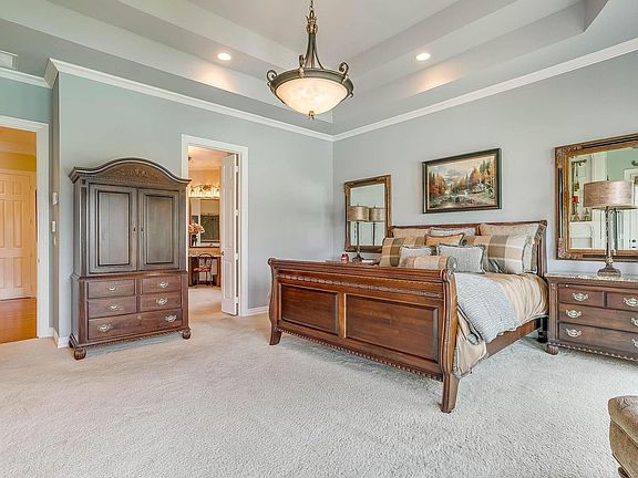 5th image of 9514 Park Dr