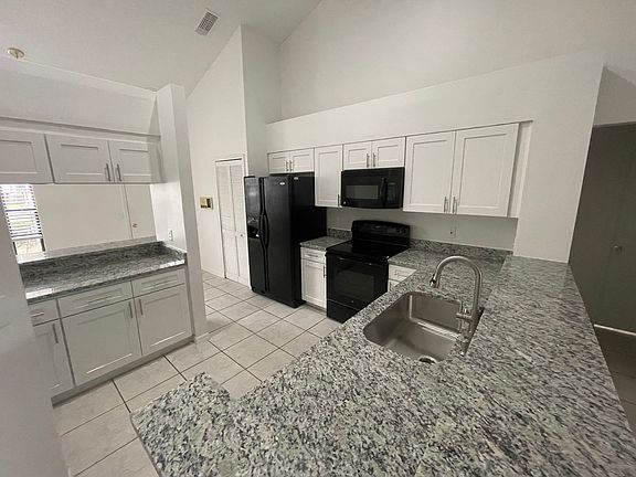 2nd image of 2931 Eagle Lake Dr