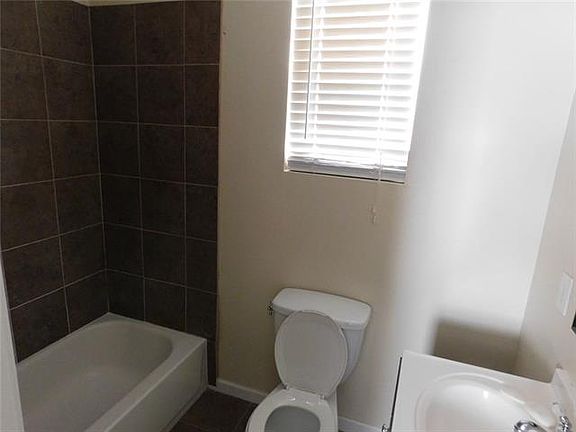 5th image of 5833 Lafaye St