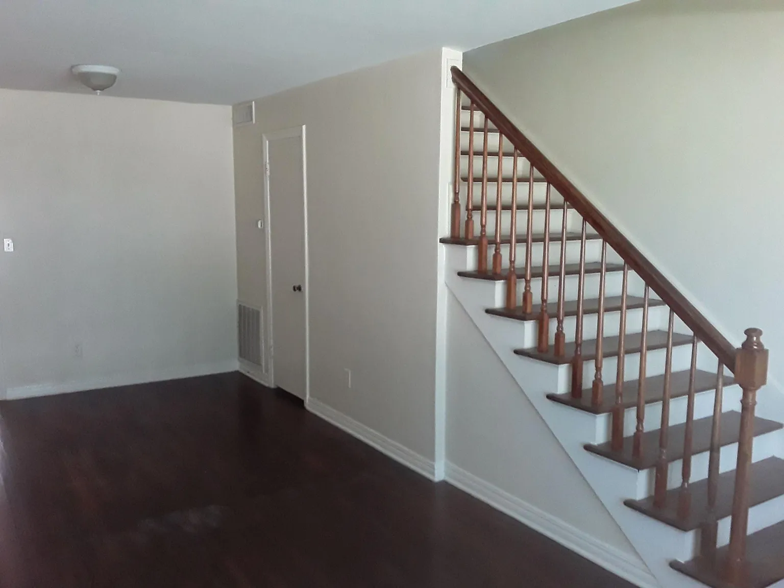 2 bed, $700 — Photo 2