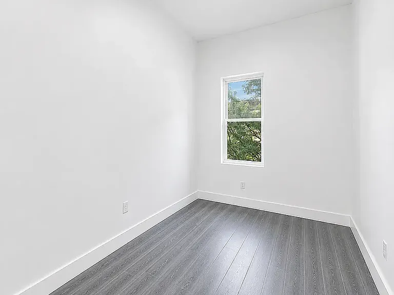 418 Rogers Ave #9 — Photo 7
