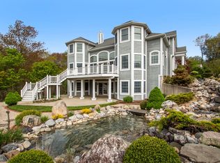 3975 Harbor Breeze Dr, Muskegon, MI 49441