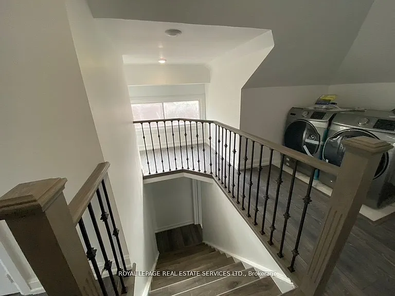 76 Guelph St #A — Photo 10