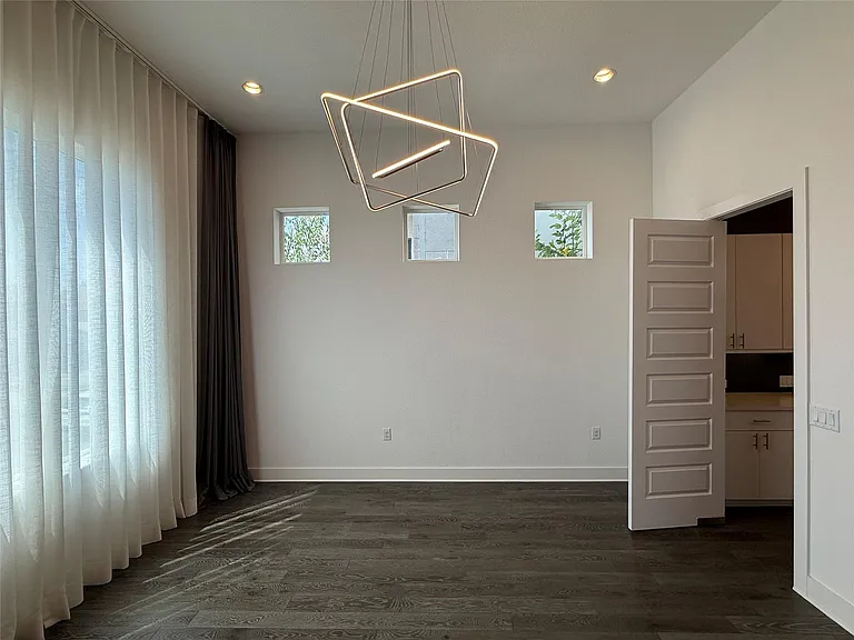 6117 Seville Dr — Photo 12