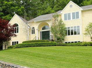 48 Random Farms Dr, Chappaqua, NY 10514