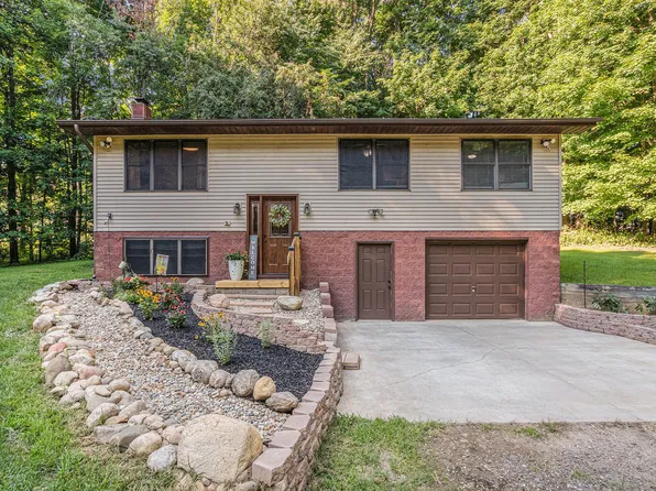 2645 Oak Forest Rd, Buchanan, MI 49107