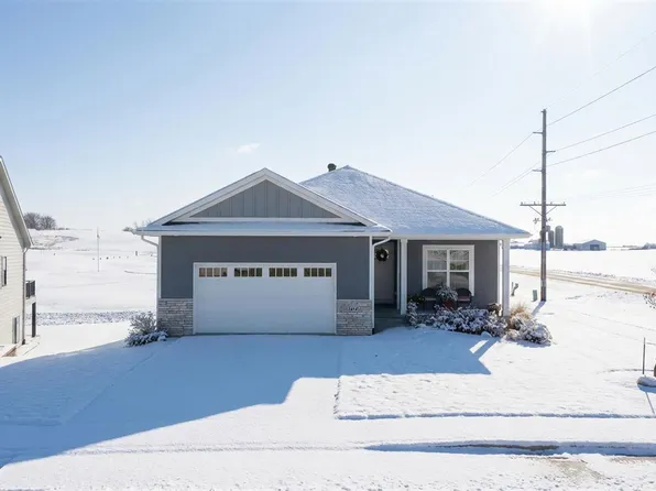 916 Long Dr, Solon, IA 52333