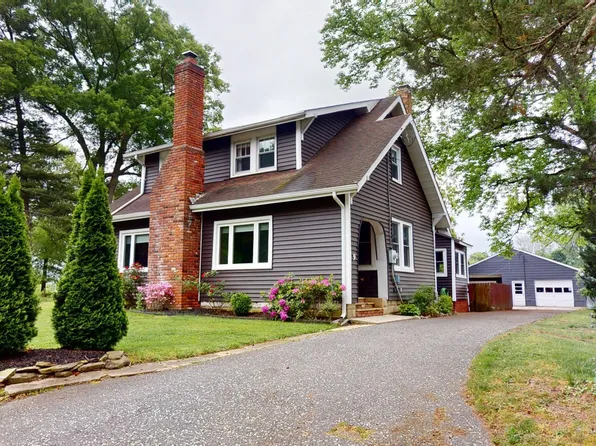 9 Spruce St, Sewell, NJ 08080