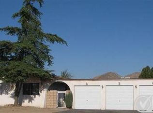 15434 Kiamichi Rd, Apple Valley, CA 92307
