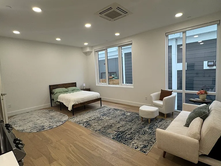 36-38 Hichborn St #503 — Photo 4